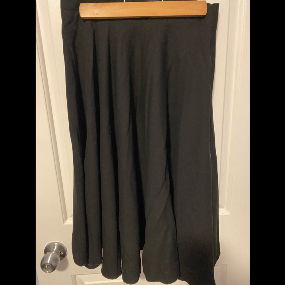 Black circle midi-length skirt